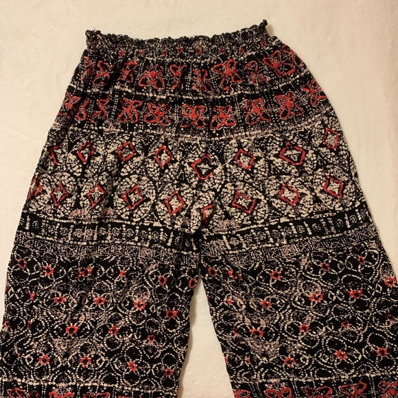 Black red and white bohemian style pant - Picture 2 of 2